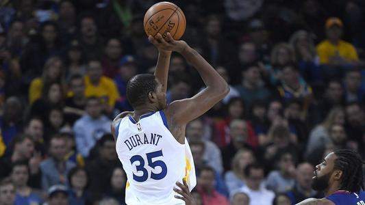  詹姆斯常规赛总得分突破四万分大关  